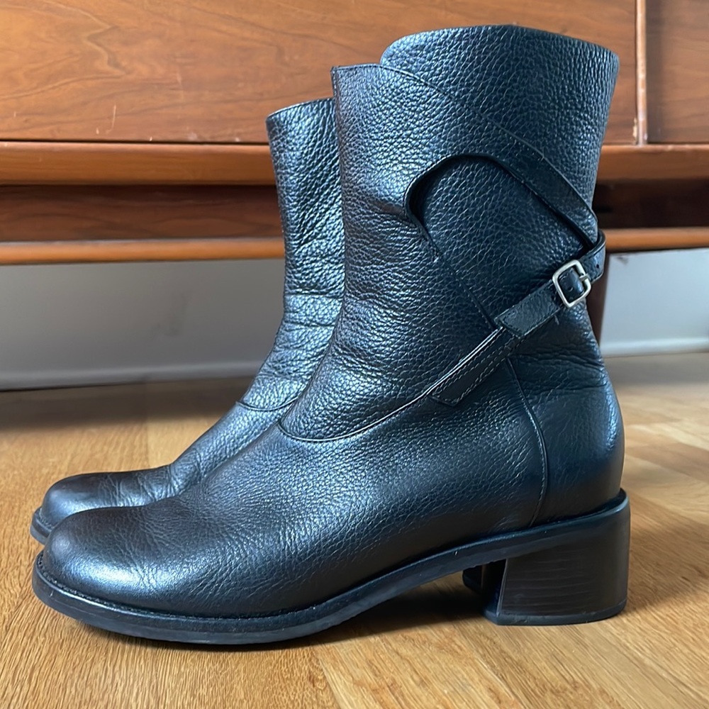 Clark’s Artisan black leather boots